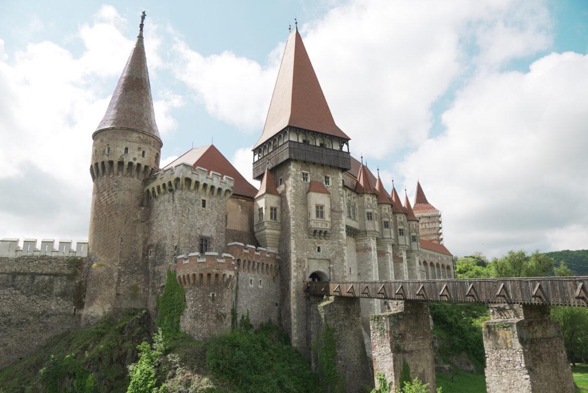 Schloss Hunedora von aussen im rumänischen Eisenmarkt.