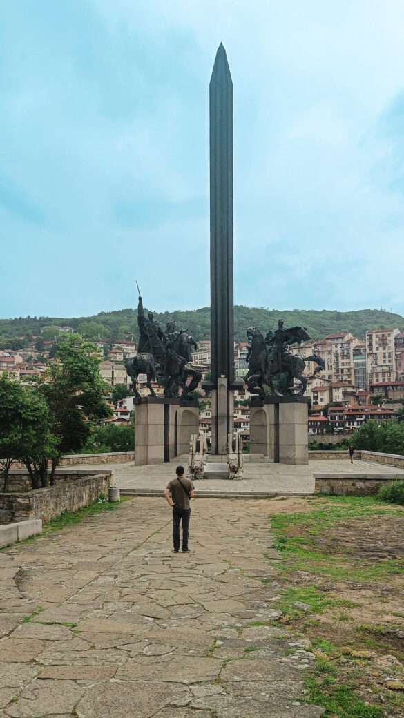 Monument in Gedenken an die Assen Dynastie in Weliko Tarnovo.
