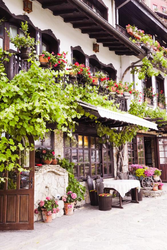 Ruhiges Gässchen in Weliko Tarnovo, der alten Hauptstadt Bulgariens.