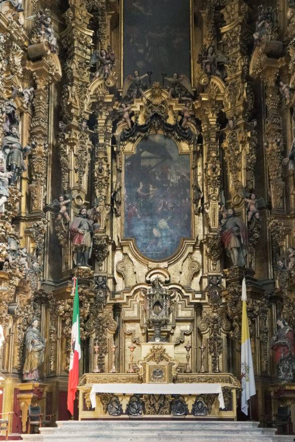 Kirchenaltar in Mexiko Stadt