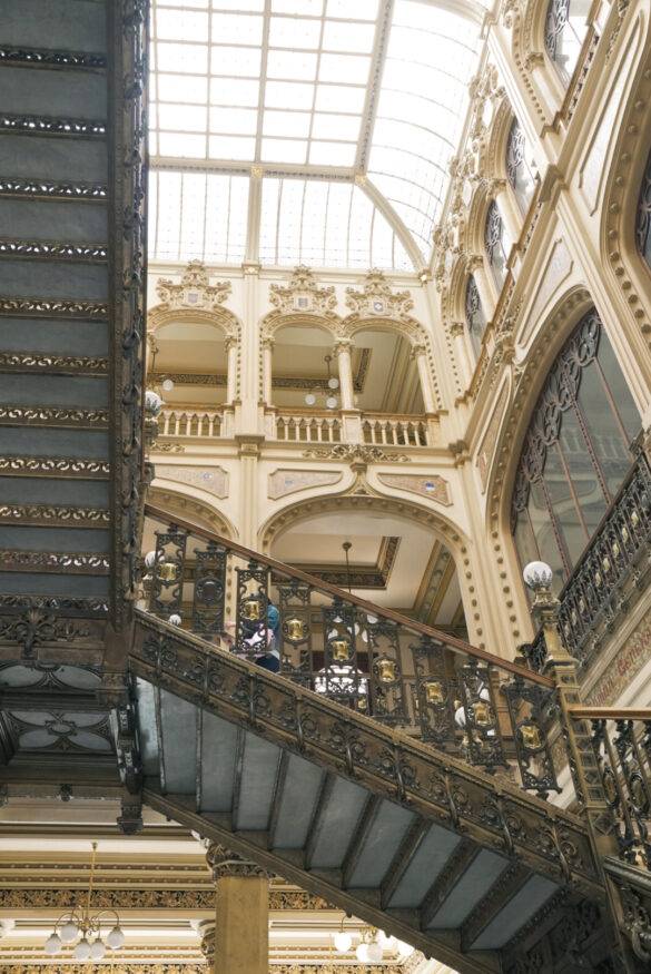 Postgebäude von innen in Mexiko Stadt