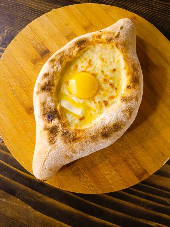 Katchapuri mit Ei von oben