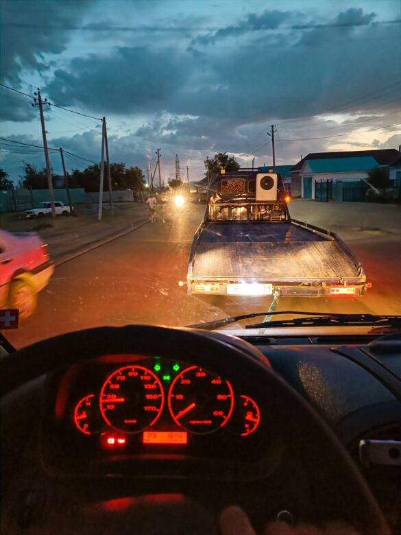Abgeschlepptes Auto in Kasachstan