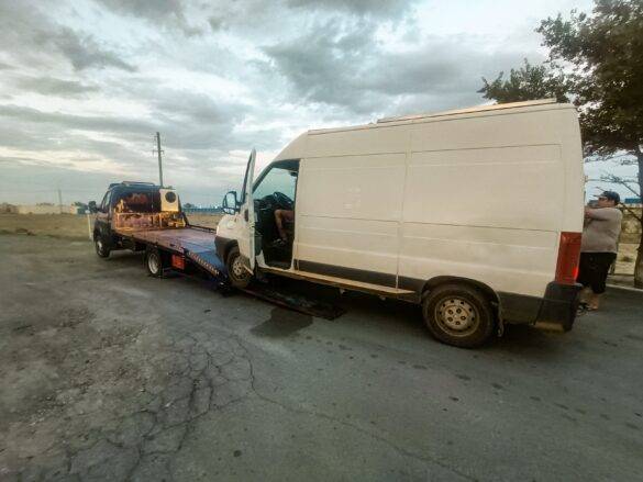 Abgeschleppter Camper während Panne in Kasachstan