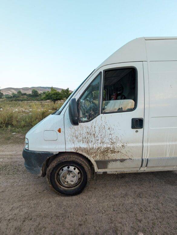 Schmutziger Fiat Ducato Camper