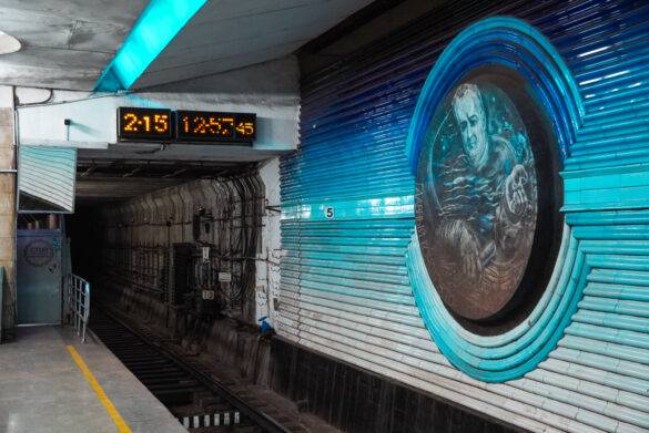 Astronauten Wandbild in der U-Bahn von Taschkent.
