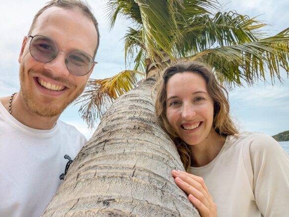 Philippinen Reisende vor einer Palme